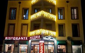 Frank'S House